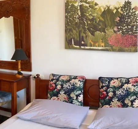 招待所 Artemisia House 3*